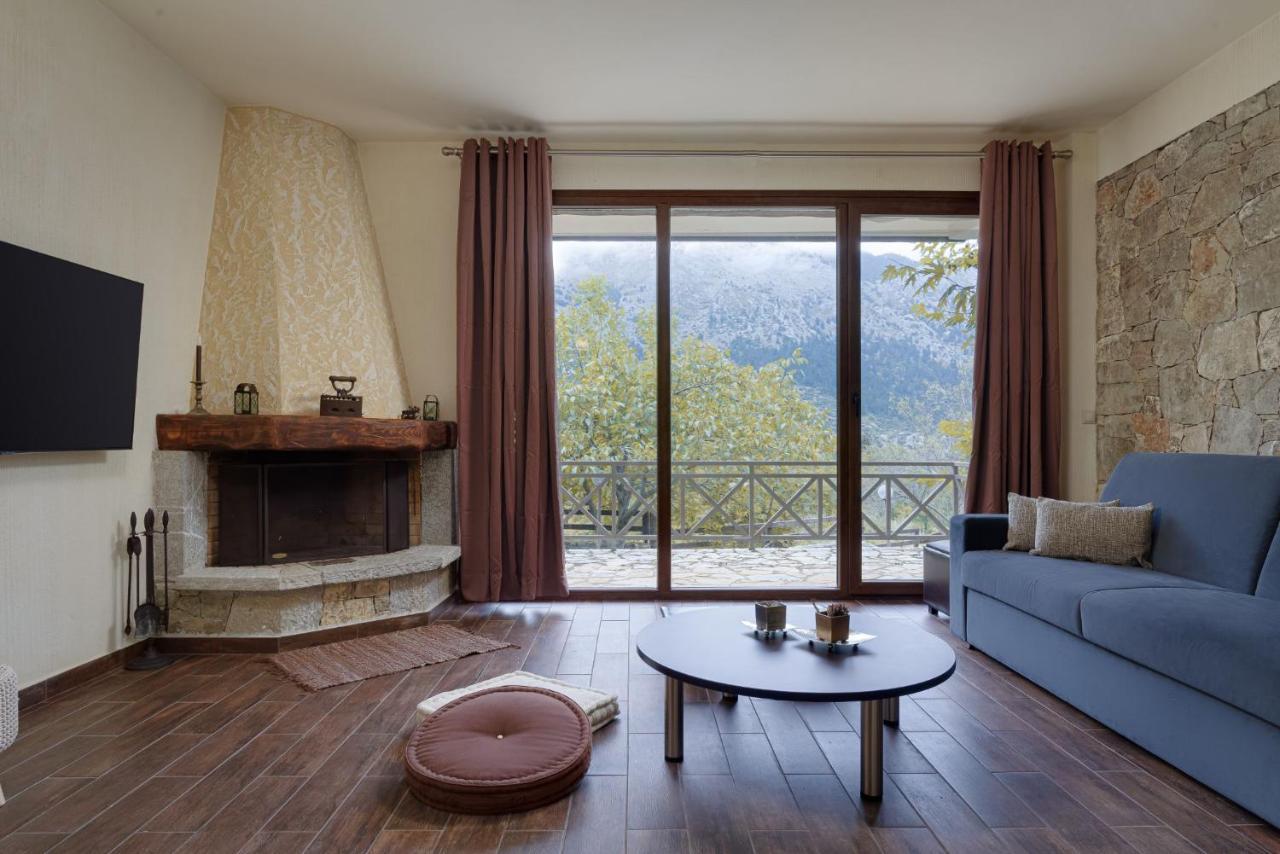 Parnassus Dreamwood Chalet Eptálofos 外观 照片